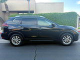 Used 2018 Nissan Rogue SV image 2