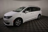 Used 2018 Chrysler Pacifica Touring-L image 3