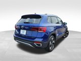 Certified 2024 Volkswagen Taos SE image 4