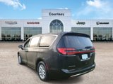 New 2025 Chrysler Pacifica Select image 3