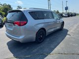 Used 2020 Chrysler Pacifica Touring-L image 6