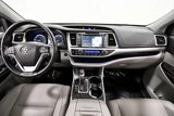 Used 2017 Toyota Highlander XLE image 3