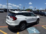 Used 2022 GMC Terrain SLT image 3
