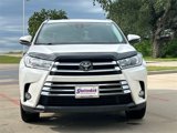 Used 2017 Toyota Highlander Limited image 2