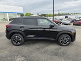 New 2025 Chevrolet TrailBlazer LT w/ Driver Confidence Package image 2