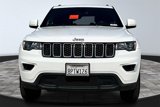 Used 2020 Jeep Grand Cherokee Laredo image 3