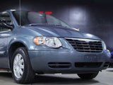 Used 2006 Chrysler Town & Country Touring w/ Leather Interior Group image 2