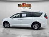 Used 2022 Chrysler Pacifica Touring-L image 4