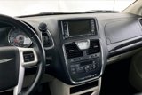 Used 2016 Chrysler Town & Country Touring image 6