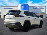 Used 2023 Nissan Rogue SV image 2