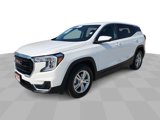 Used 2024 GMC Terrain SLE image 4