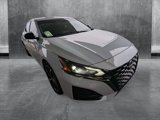 Used 2023 Nissan Altima 2.5 SR image 2
