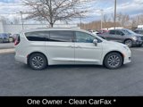 Used 2020 Chrysler Pacifica Touring-L Plus image 2