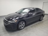 Used 2024 Volkswagen Jetta SE image 2