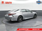 Used 2022 Toyota Camry SE image 2