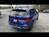 Certified 2022 Volkswagen Taos SE w/ Panoramic Sunroof Package image 3