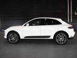 Used 2025 Porsche Macan image 2
