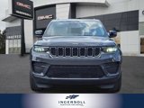 Used 2023 Jeep Grand Cherokee Laredo image 3