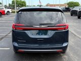 New 2025 Chrysler Pacifica Select image 4