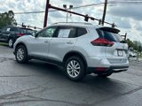 Used 2017 Nissan Rogue SV image 6