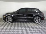 Certified 2023 Porsche Macan image 2