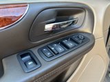 Used 2014 Chrysler Town & Country Touring image 3