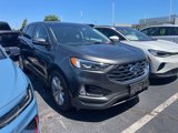 Used 2019 Ford Edge Titanium image 2