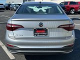 Used 2022 Volkswagen Jetta SE image 6