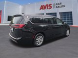 Used 2023 Chrysler Pacifica Touring-L image 6