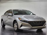 Used 2022 Hyundai Elantra SE image 2