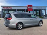 Used 2017 Chrysler Pacifica Limited w/ Advanced Safetytec Group image 3