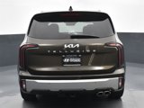 Used 2024 Kia Telluride SX w/ Towing Package image 4