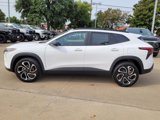 New 2025 Chevrolet Trax RS image 2