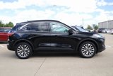 Used 2022 Ford Escape Titanium image 3