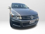 Used 2012 Volkswagen Touareg Sport image 2