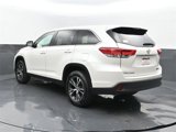 Used 2019 Toyota Highlander LE image 3