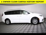 Used 2021 Chrysler Pacifica Touring-L image 4
