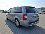 Used 2016 Chrysler Town & Country Touring image 4