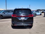 Used 2022 Chrysler Pacifica Touring-L image 3