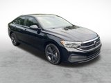 Used 2022 Volkswagen Jetta SE w/ Panoramic Sunroof Package image 3