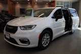 New 2025 Chrysler Pacifica Select image 3