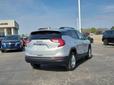 Used 2022 GMC Terrain SLE w/ Driver Convenience Package image 5