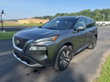 Used 2021 Nissan Rogue Platinum image 3