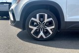 Used 2022 Volkswagen Taos SEL image 2