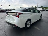 Used 2022 Toyota Prius L Eco image 3