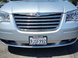Used 2010 Chrysler Town & Country Touring image 6