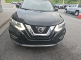 Used 2017 Nissan Rogue SV image 2