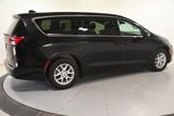 Used 2023 Chrysler Pacifica Touring-L image 6