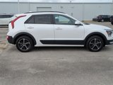 Used 2024 Kia Niro LX image 4