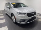 Used 2023 Chrysler Pacifica Touring-L image 5